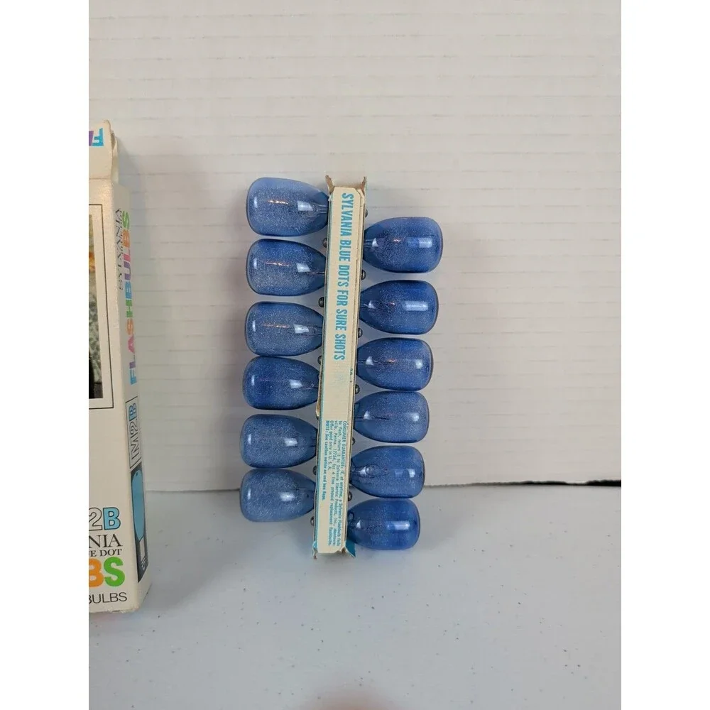 Vintage Sylvania Flashbulbs Blue dot M2B Full Box New Old Stock